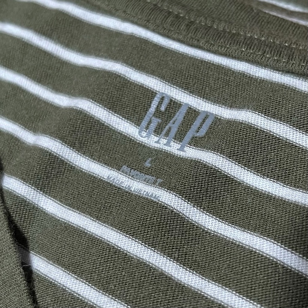 GAP Women’s olive & white striped v-neck tee - Picture 3 of 3